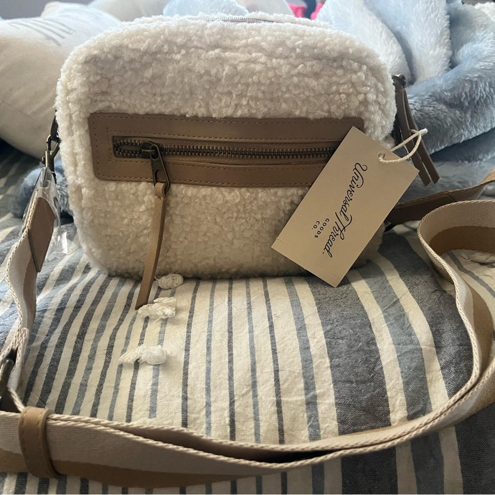 NWT Never Used Universal Thread Sherpa Crossbody Bag